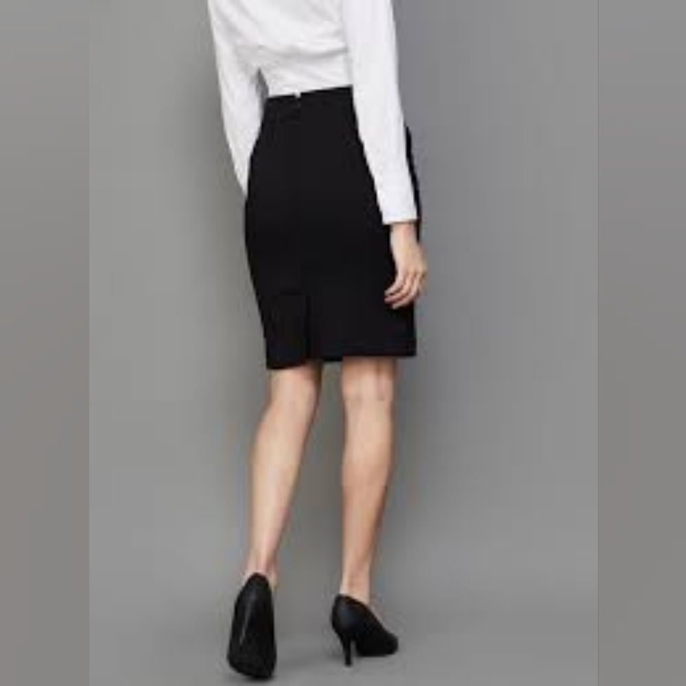 Club Monaco Knee Length Pencil Skirt